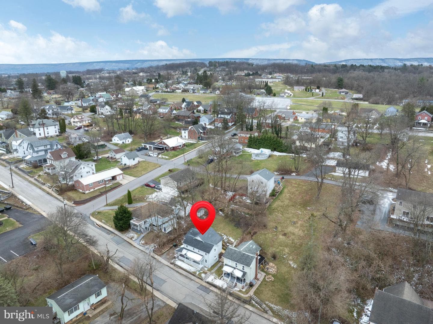 328 E Logan Street photo 15