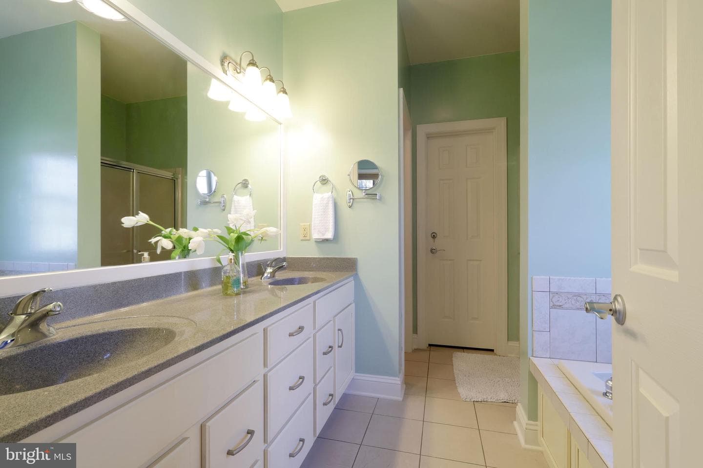 102 Abbott Lane photo 37