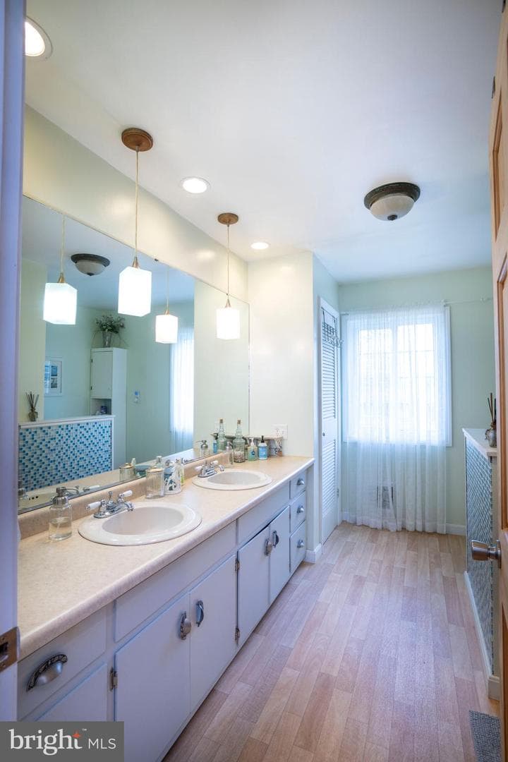131 Terry Street photo 25