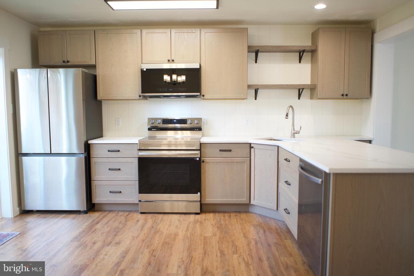 617 Marjorie Mae Street photo 3