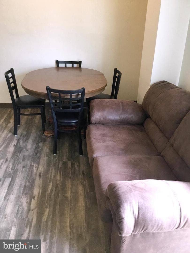 255 E Beaver Avenue #611 photo 4