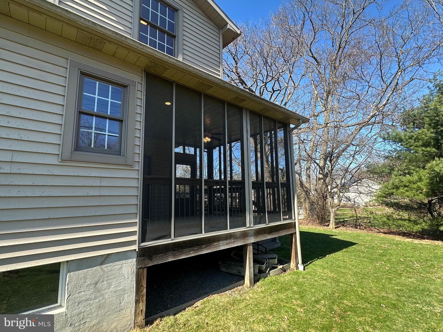 1007 Amelia Ave. photo 4