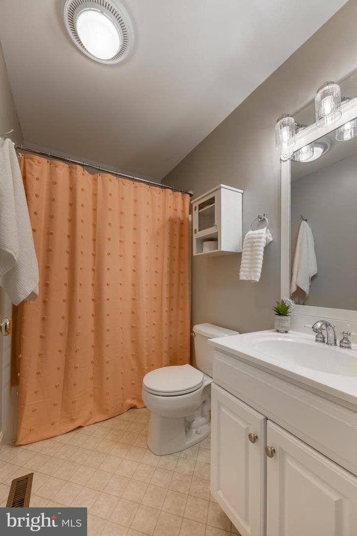 200 Doubletree Place photo 20