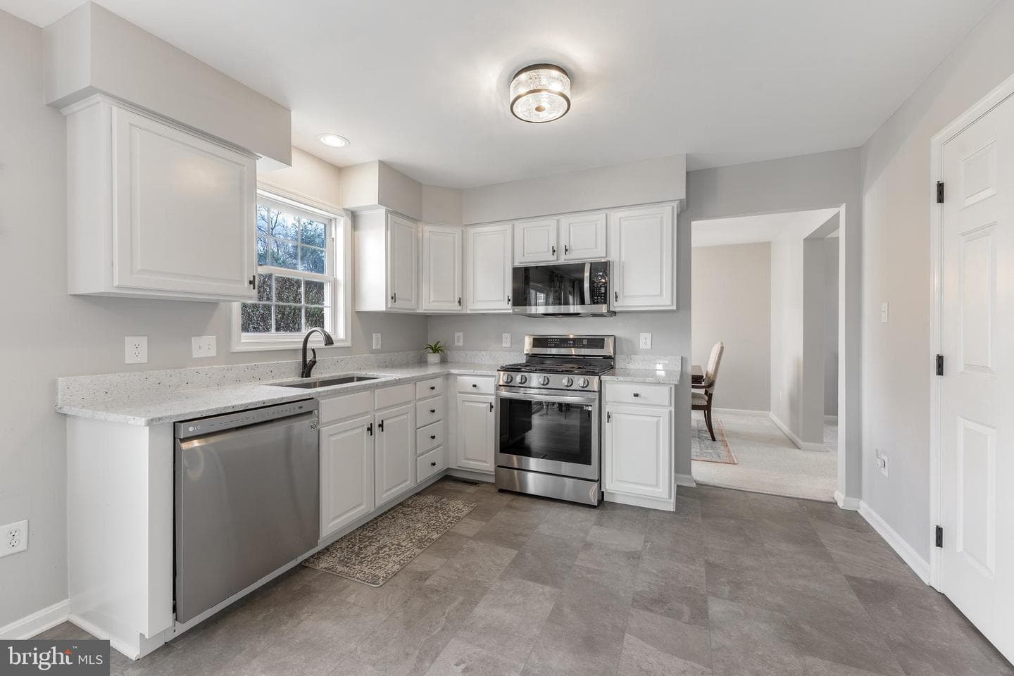 200 Doubletree Place photo 7