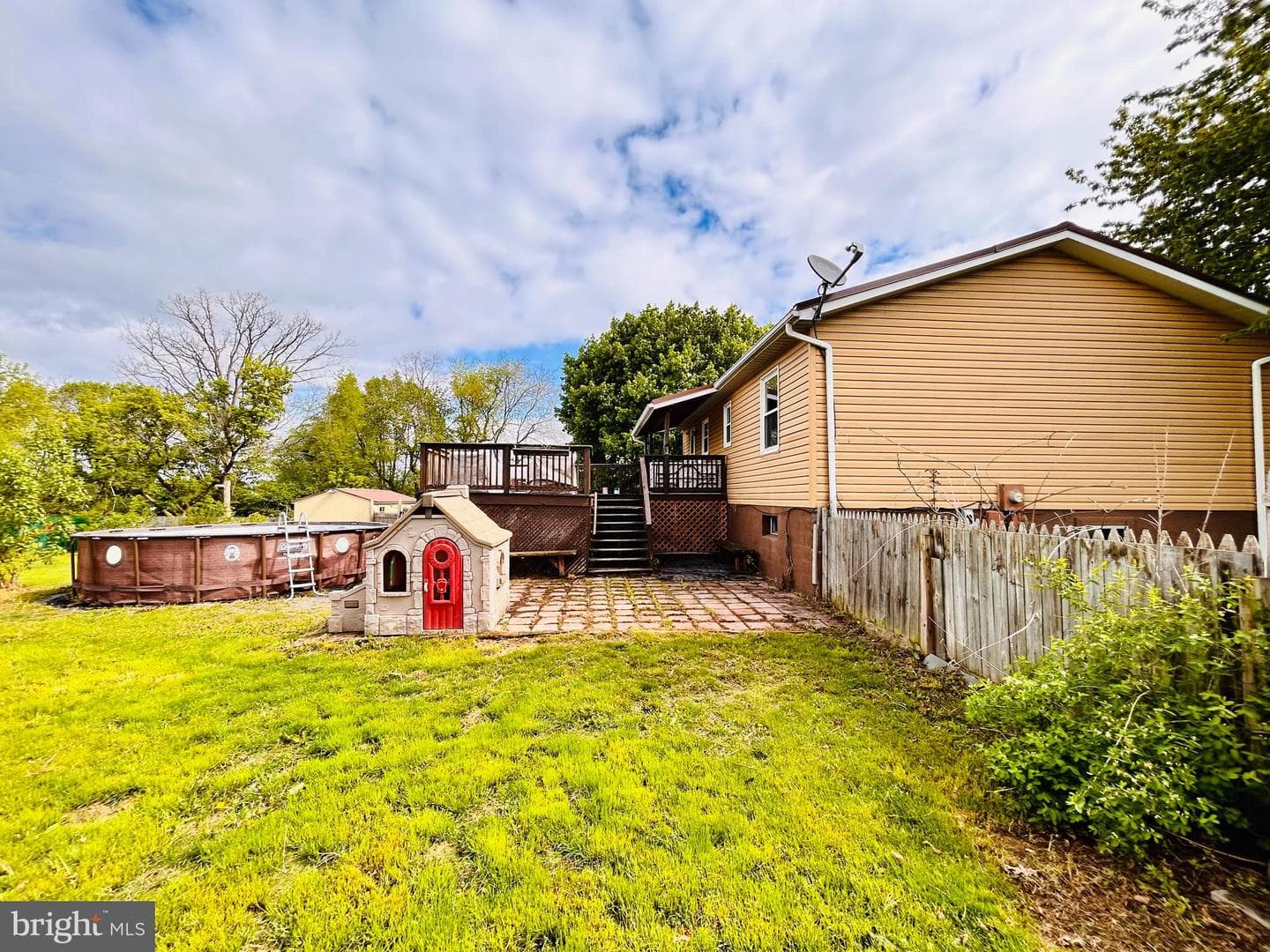 211 N Vanessa Drive photo 24