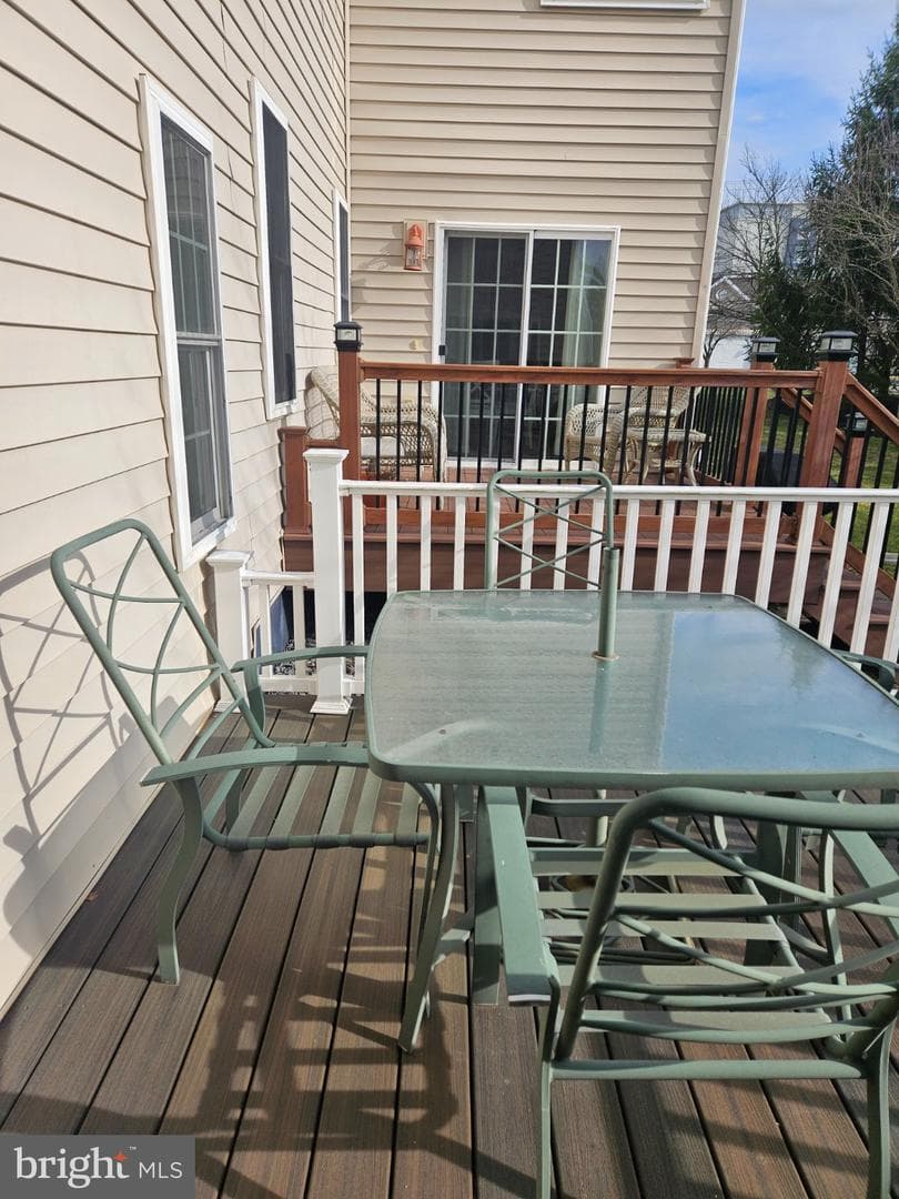 106 Lincoln Avenue photo 40