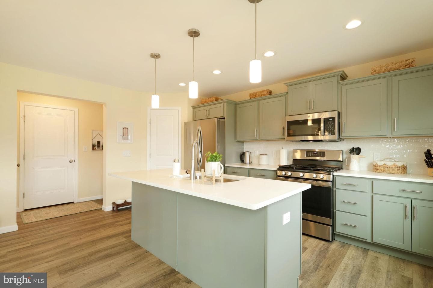 155 Isabella Circle photo 17