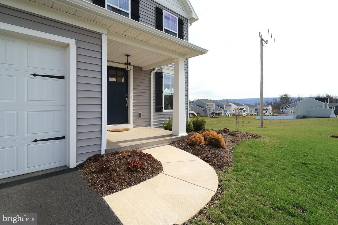155 Isabella Circle photo 3