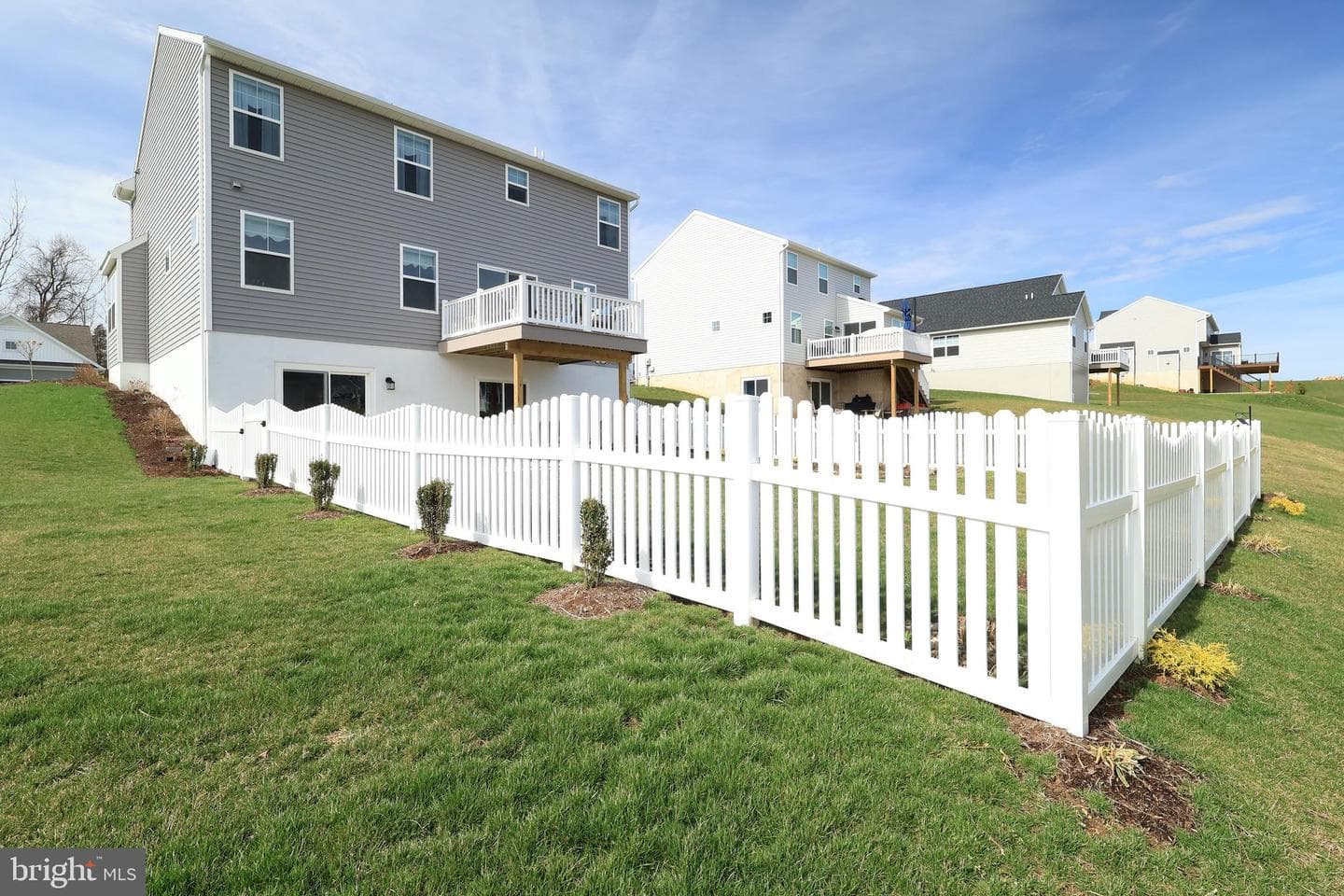 155 Isabella Circle photo 52