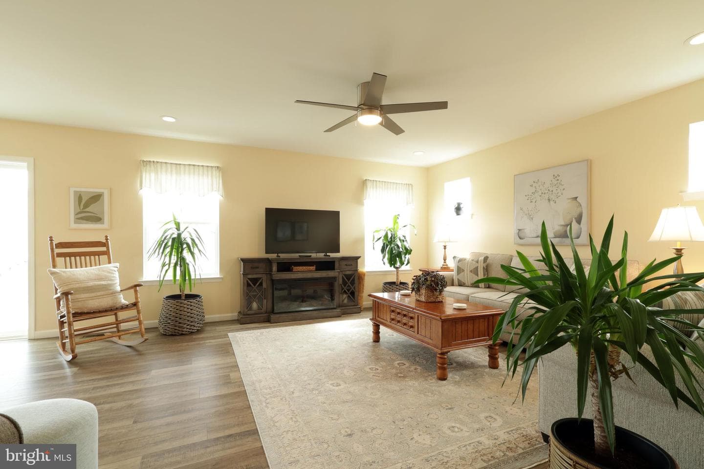 155 Isabella Circle photo 9