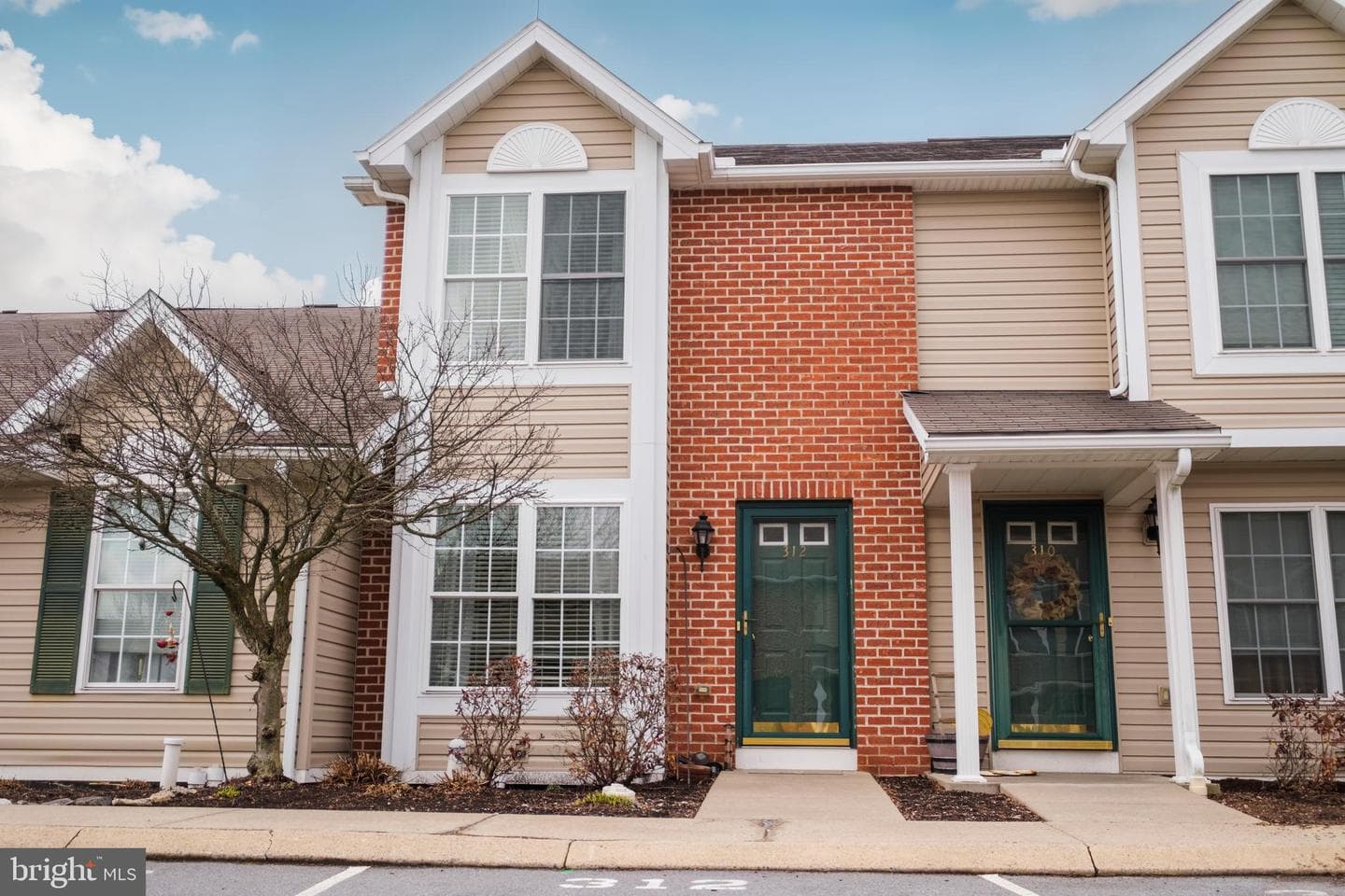 312 Pebble Lane photo 1