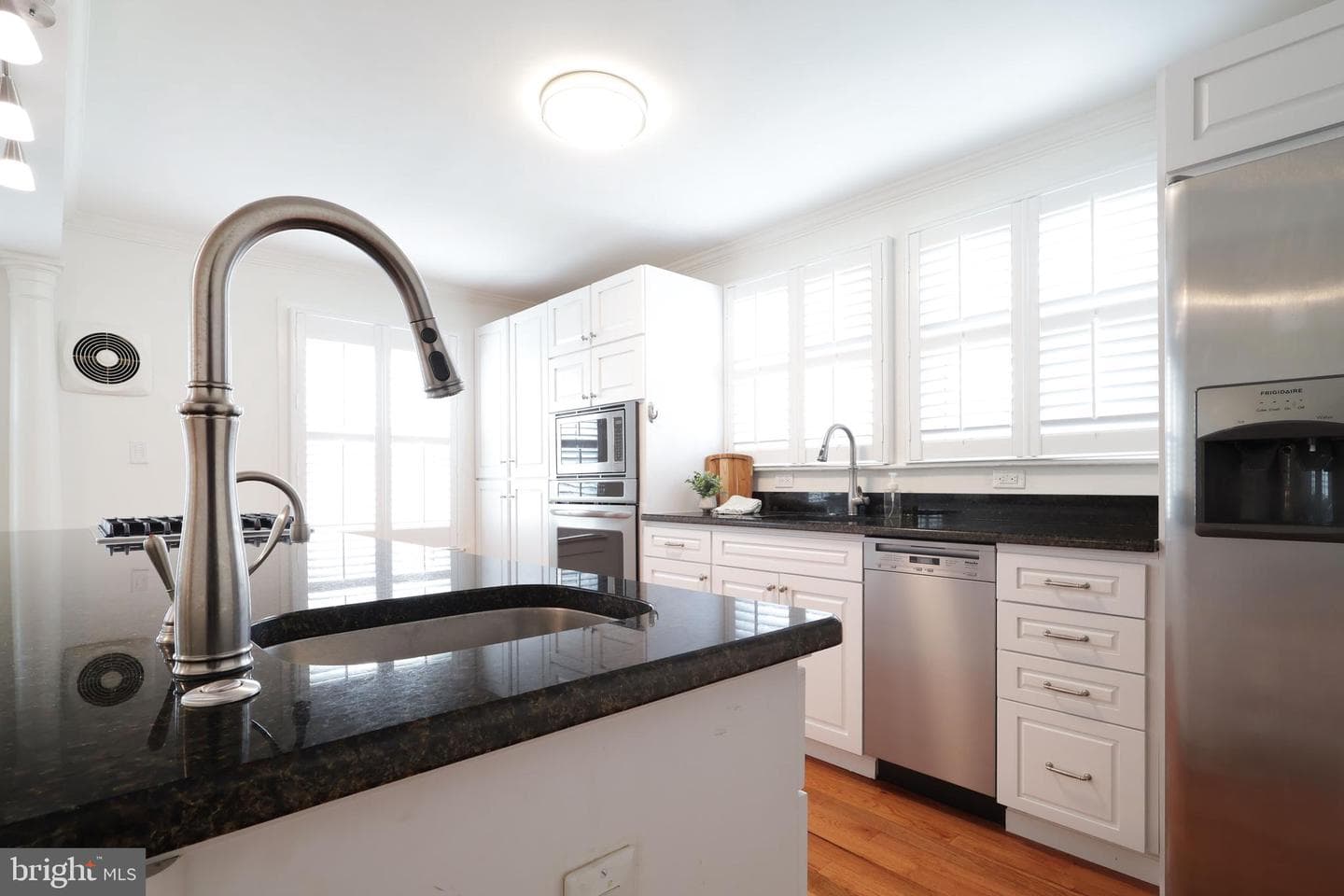 222 S Gill Street photo 13