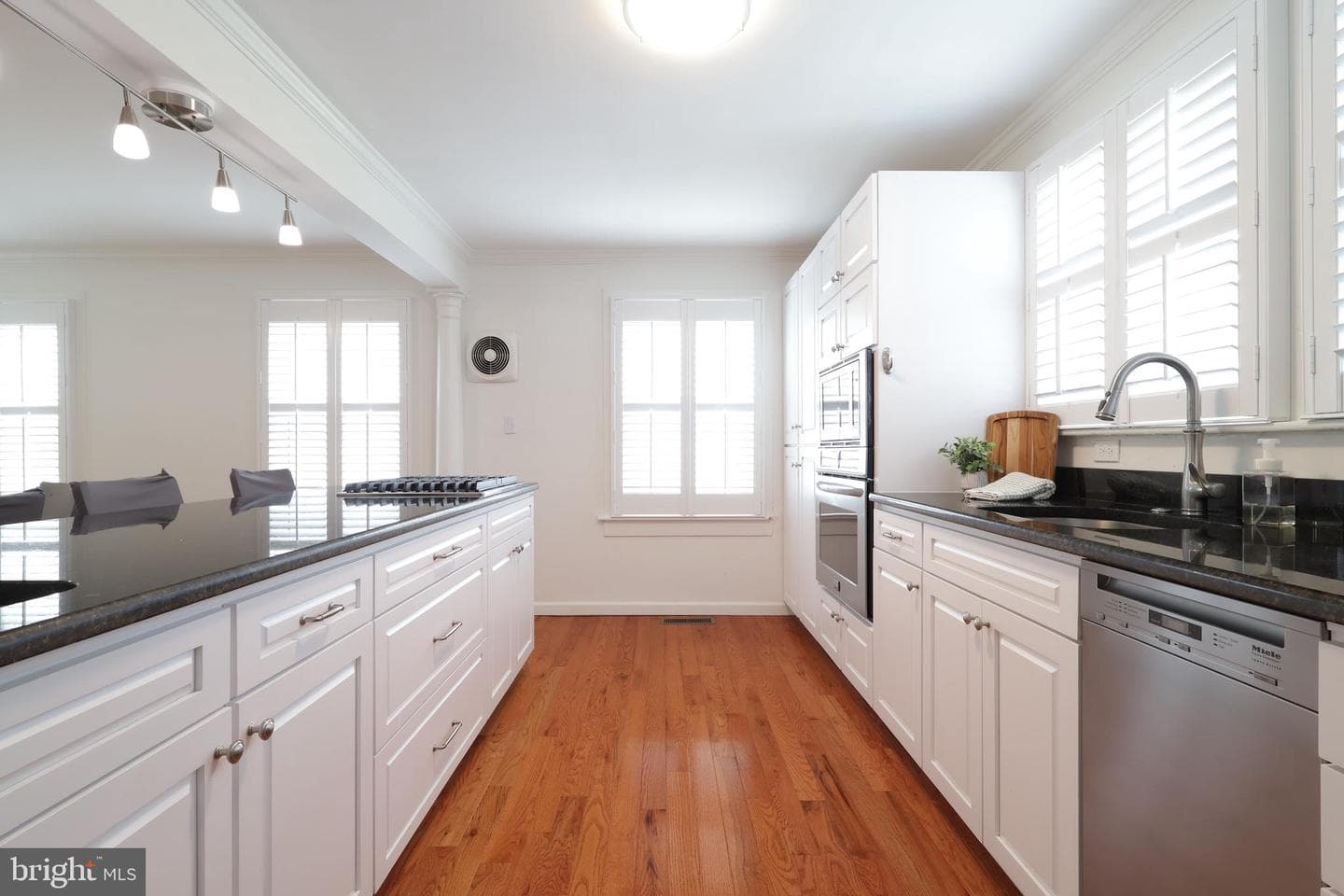 222 S Gill Street photo 15
