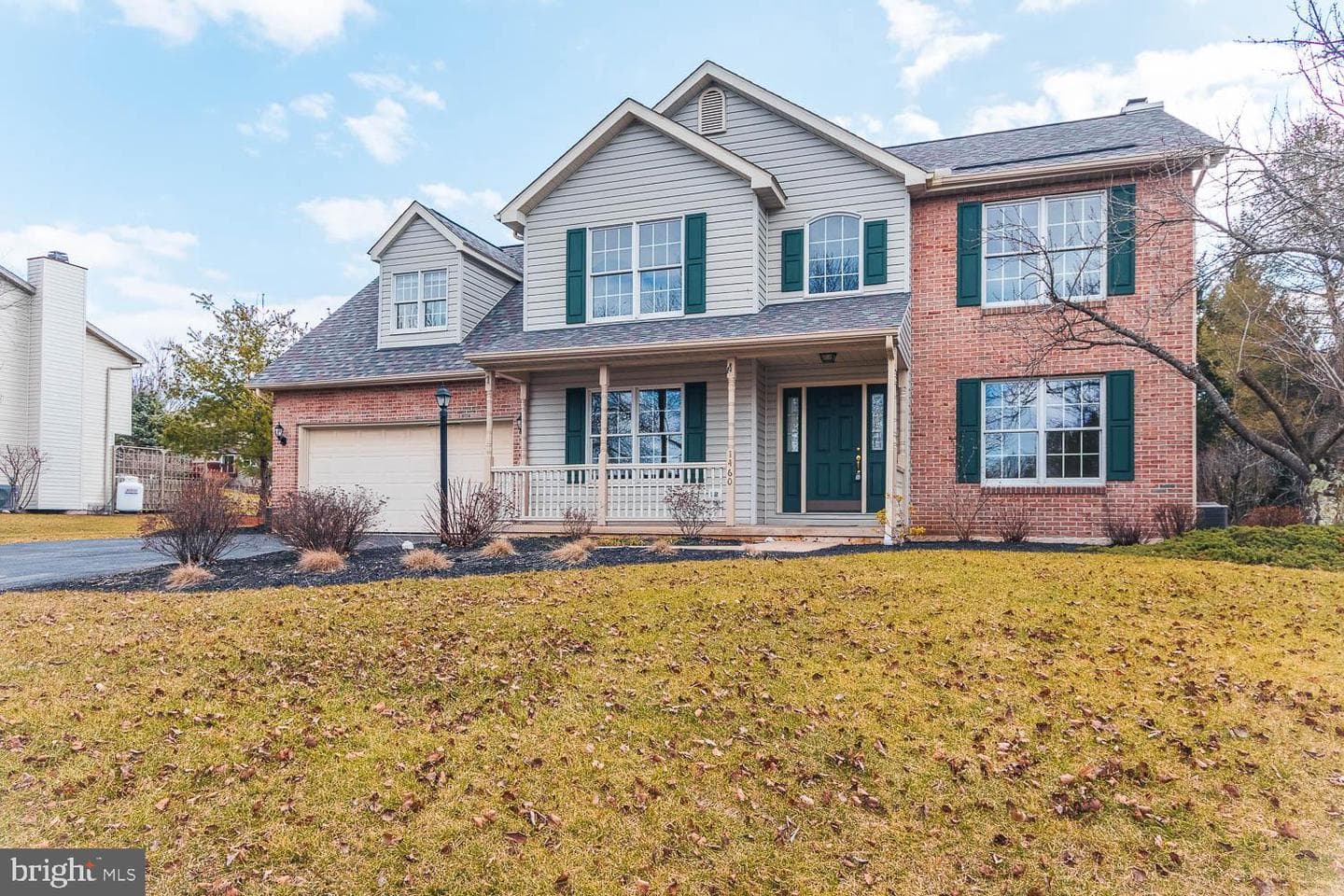 1460 Yardal Road photo 2