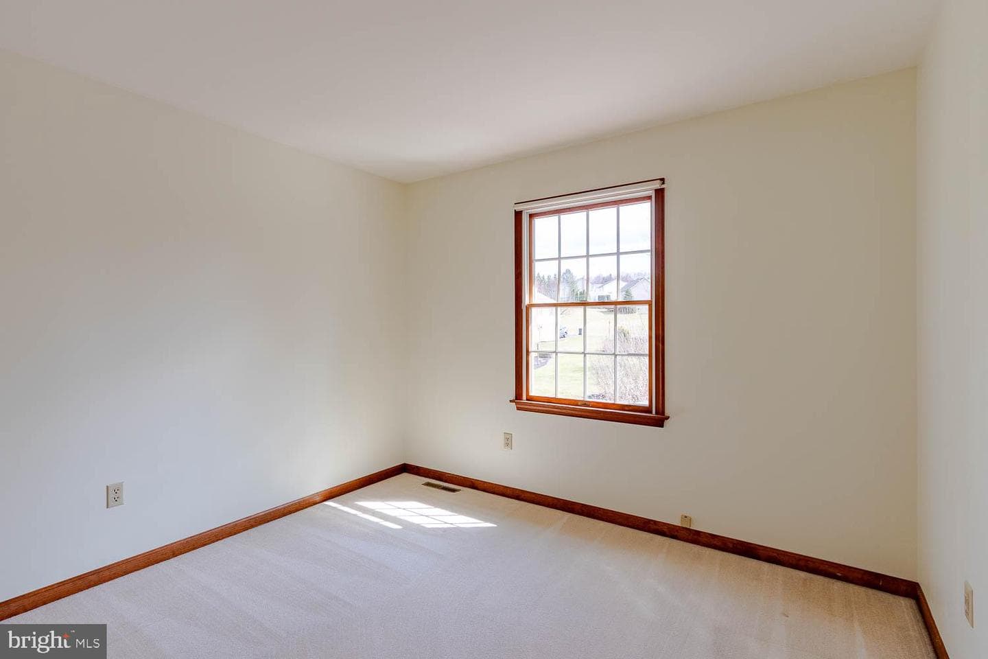 1460 Yardal Road photo 32