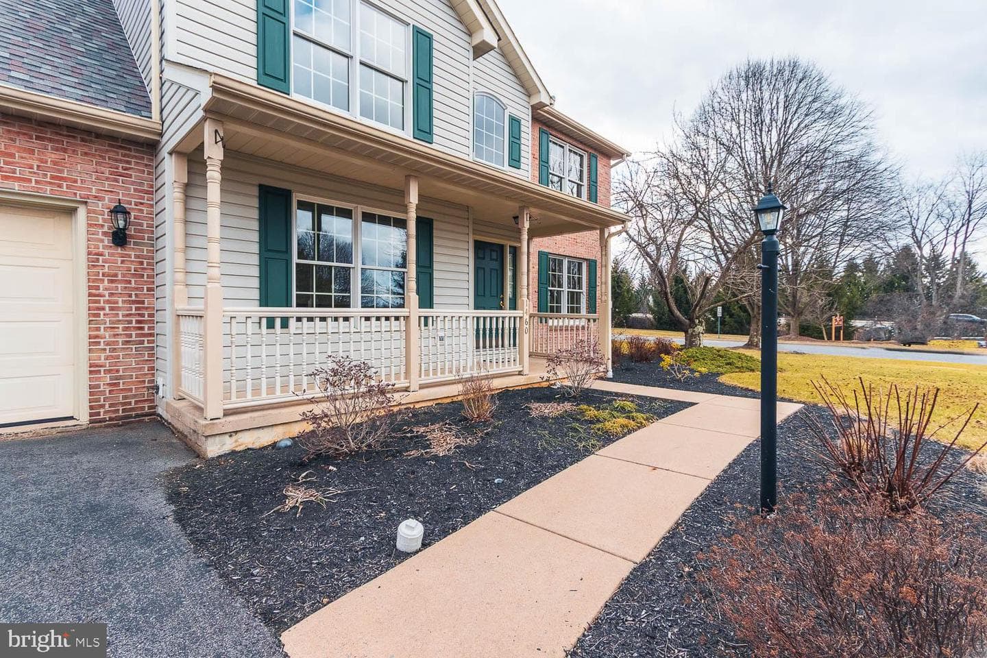 1460 Yardal Road photo 5