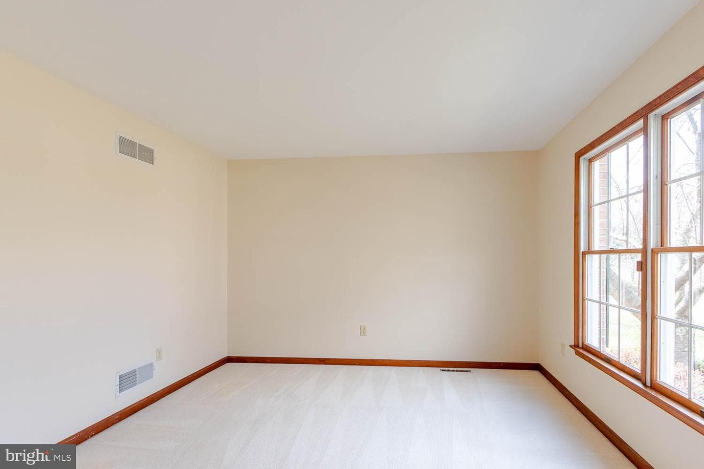 1460 Yardal Road photo 8