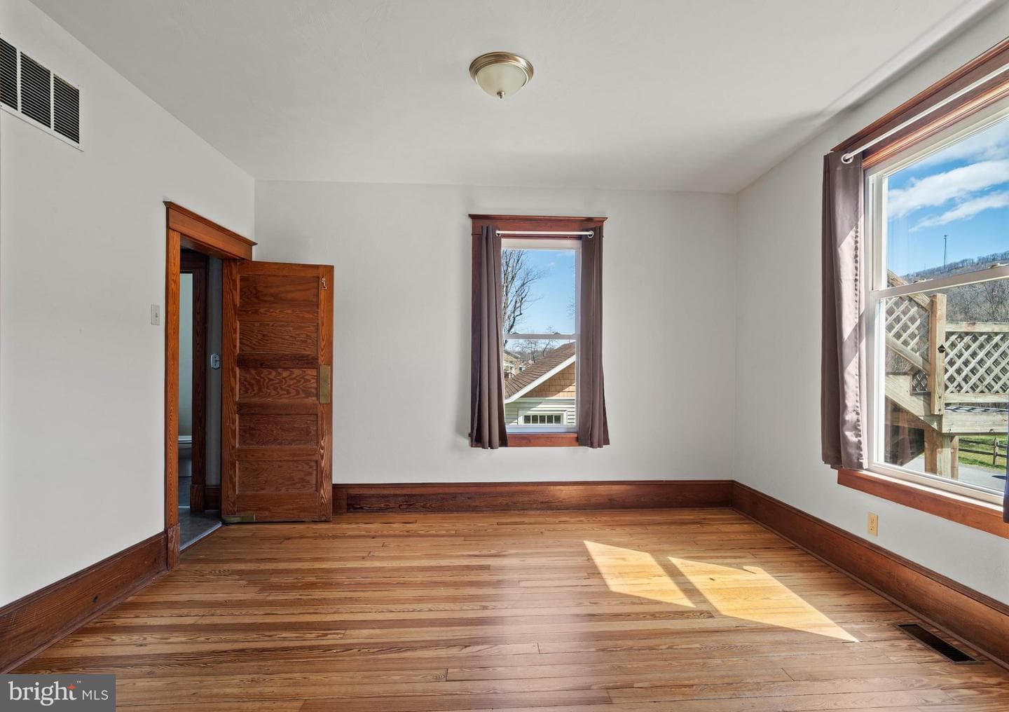 209 S High Street photo 11