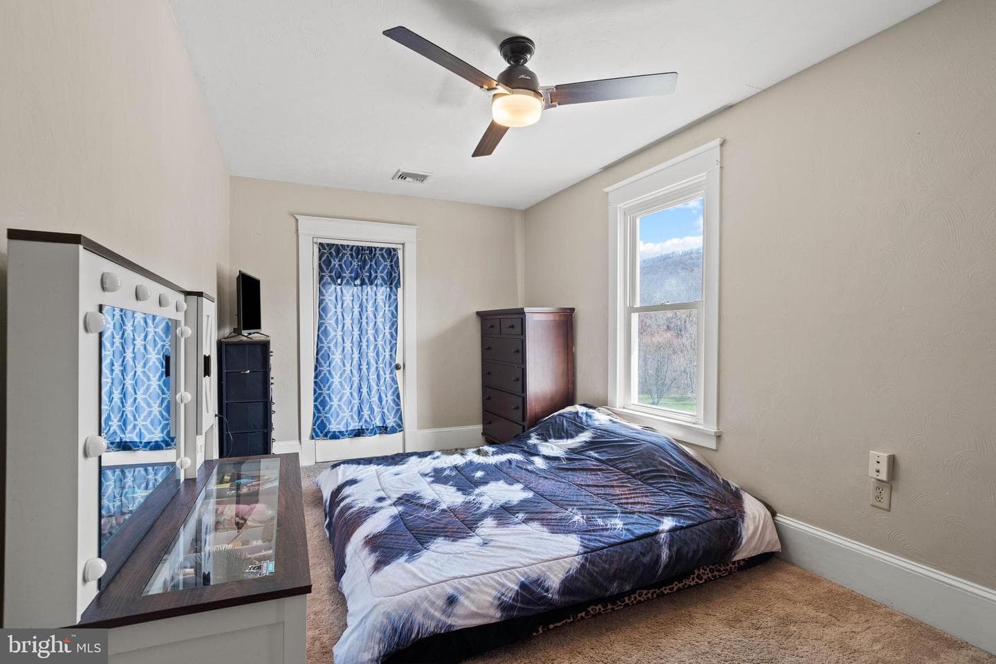 209 S High Street photo 20