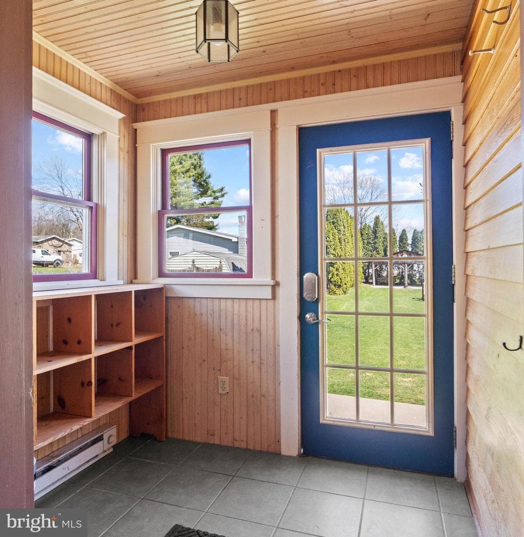 209 S High Street photo 28