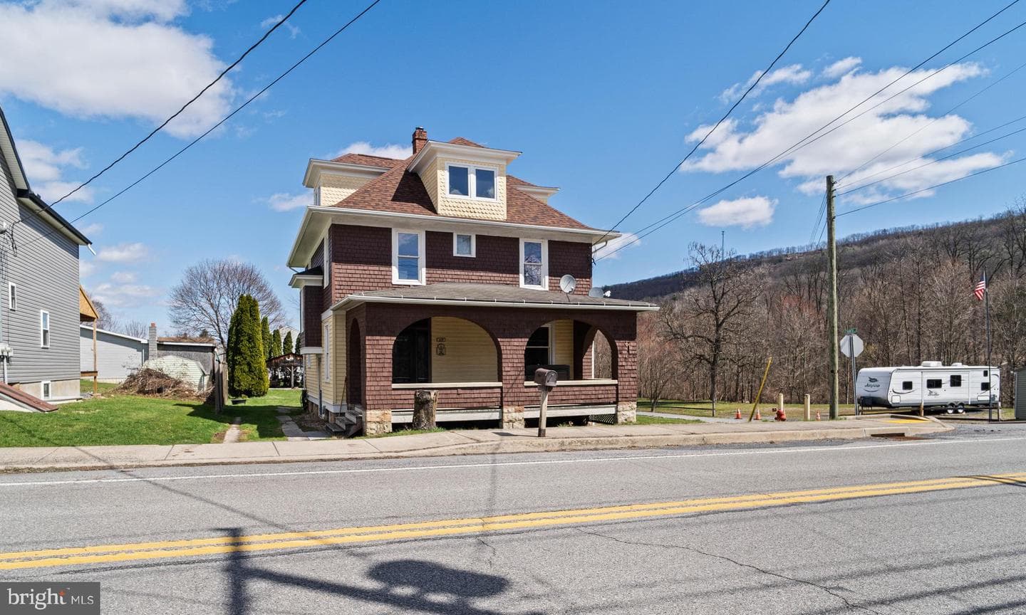 209 S High Street photo 37