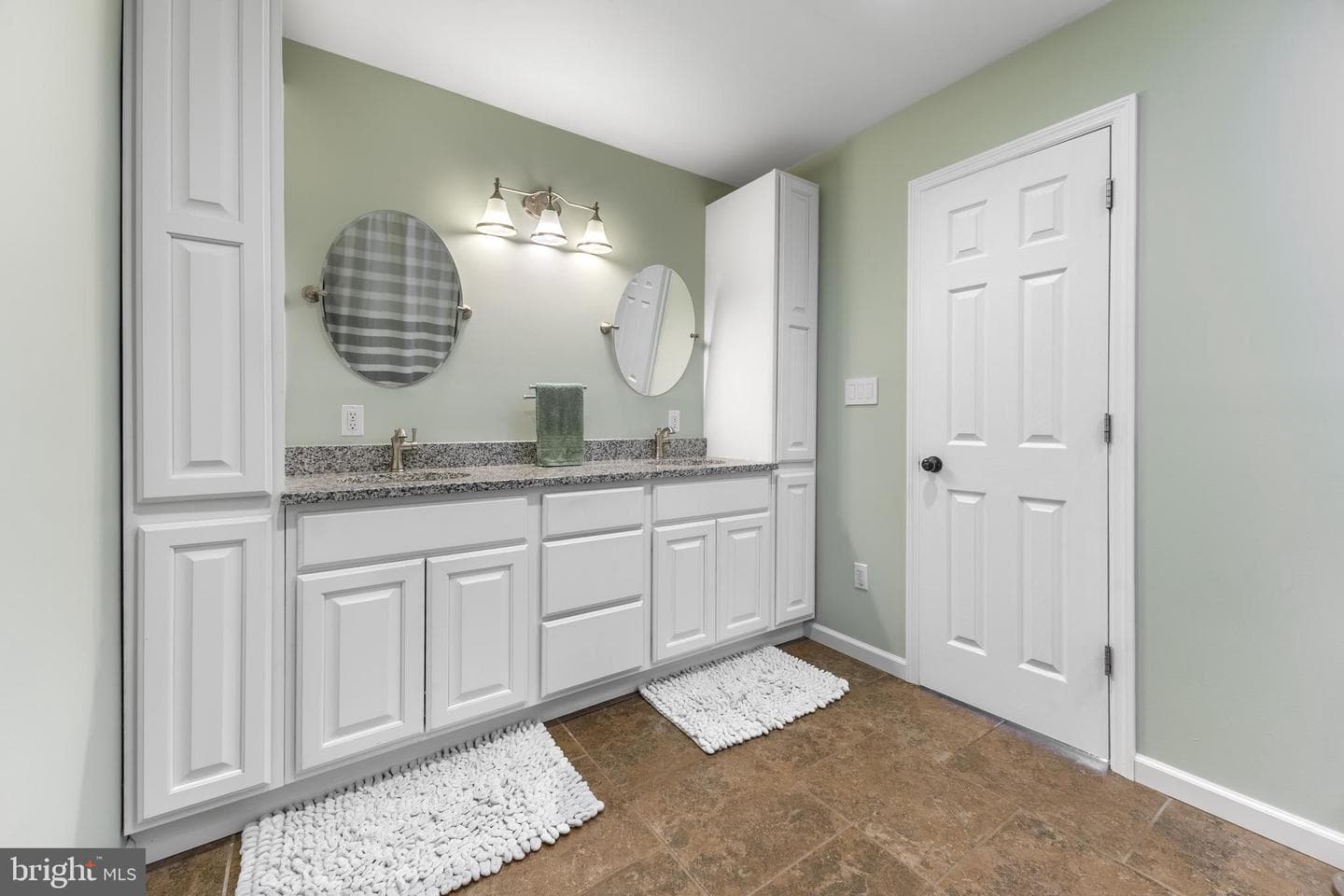 805 E High Street photo 17