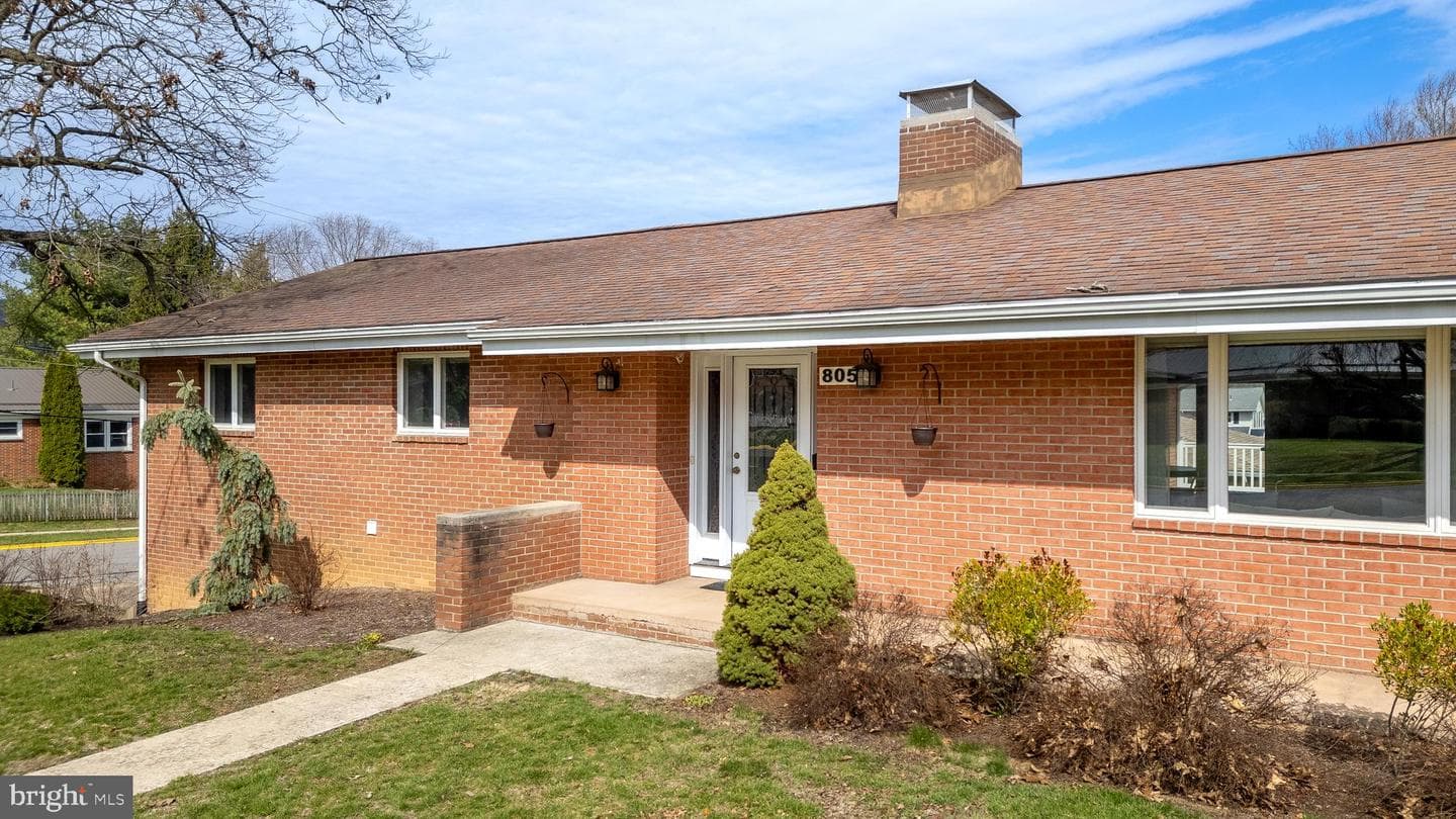 805 E High Street photo 31