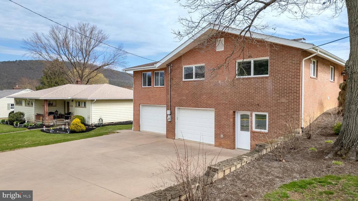805 E High Street photo 34