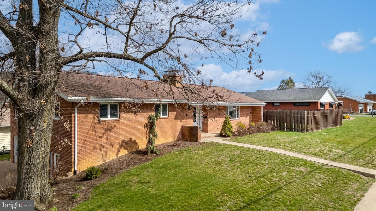 805 E High Street photo 39
