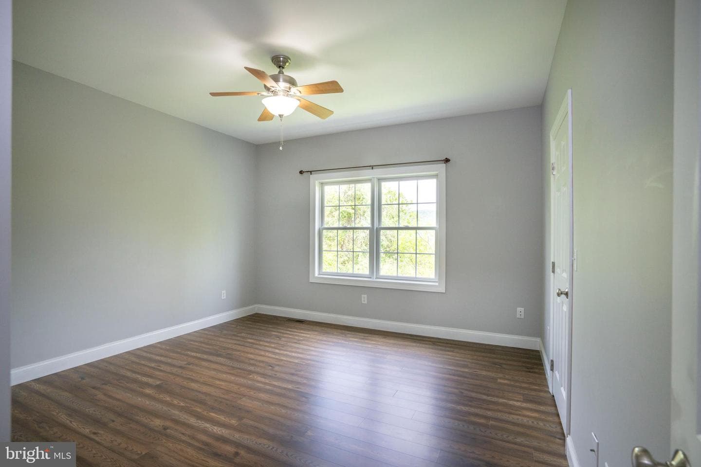 143 Jonathan Lane photo 29