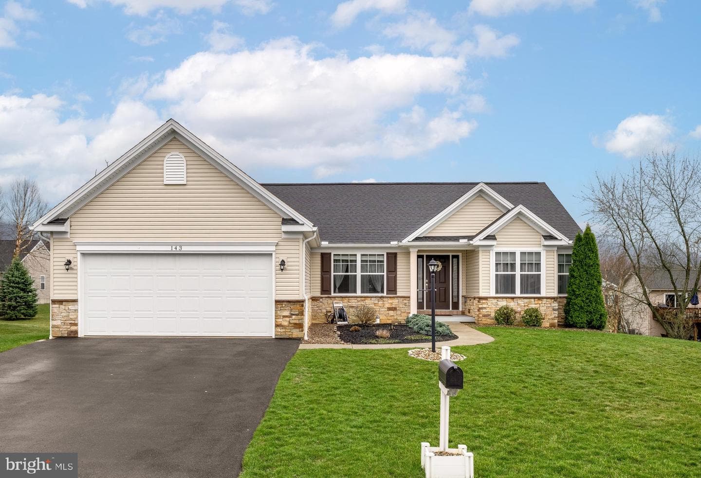 143 Shady Hollow Drive photo 4