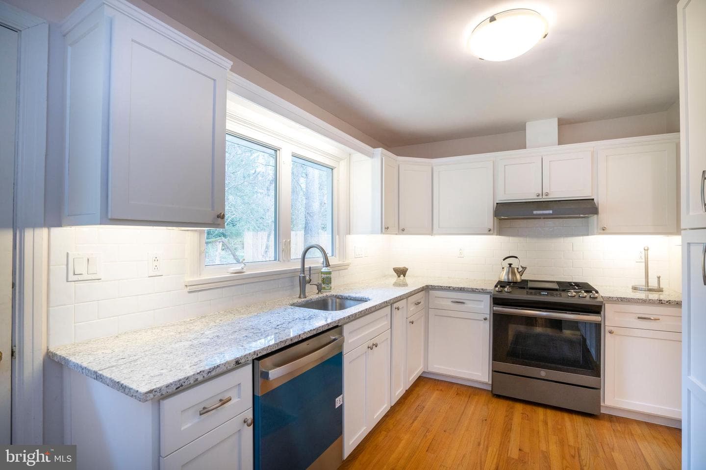 418 Martin Terrace photo 26