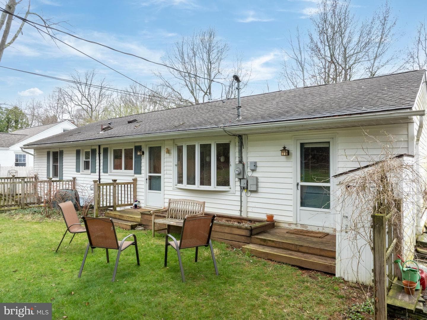 418 Martin Terrace photo 4