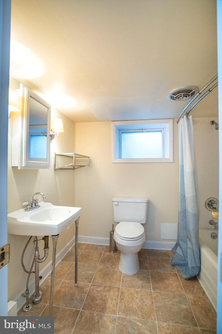 418 Martin Terrace photo 42