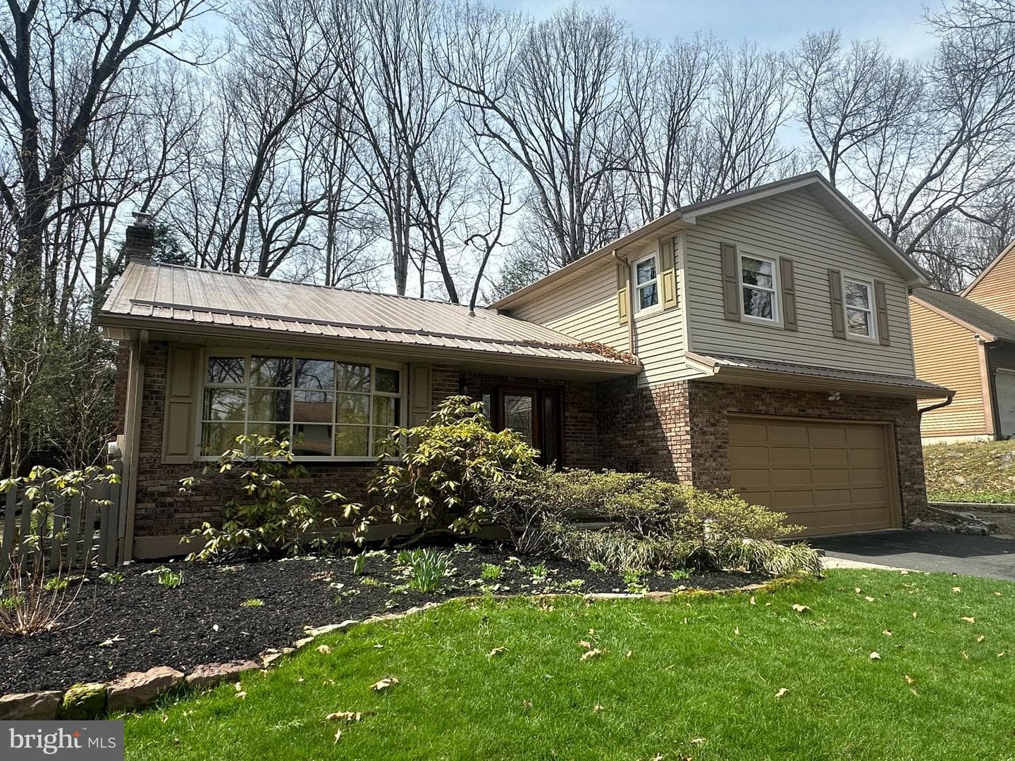 618 Berkshire Dr. photo 3