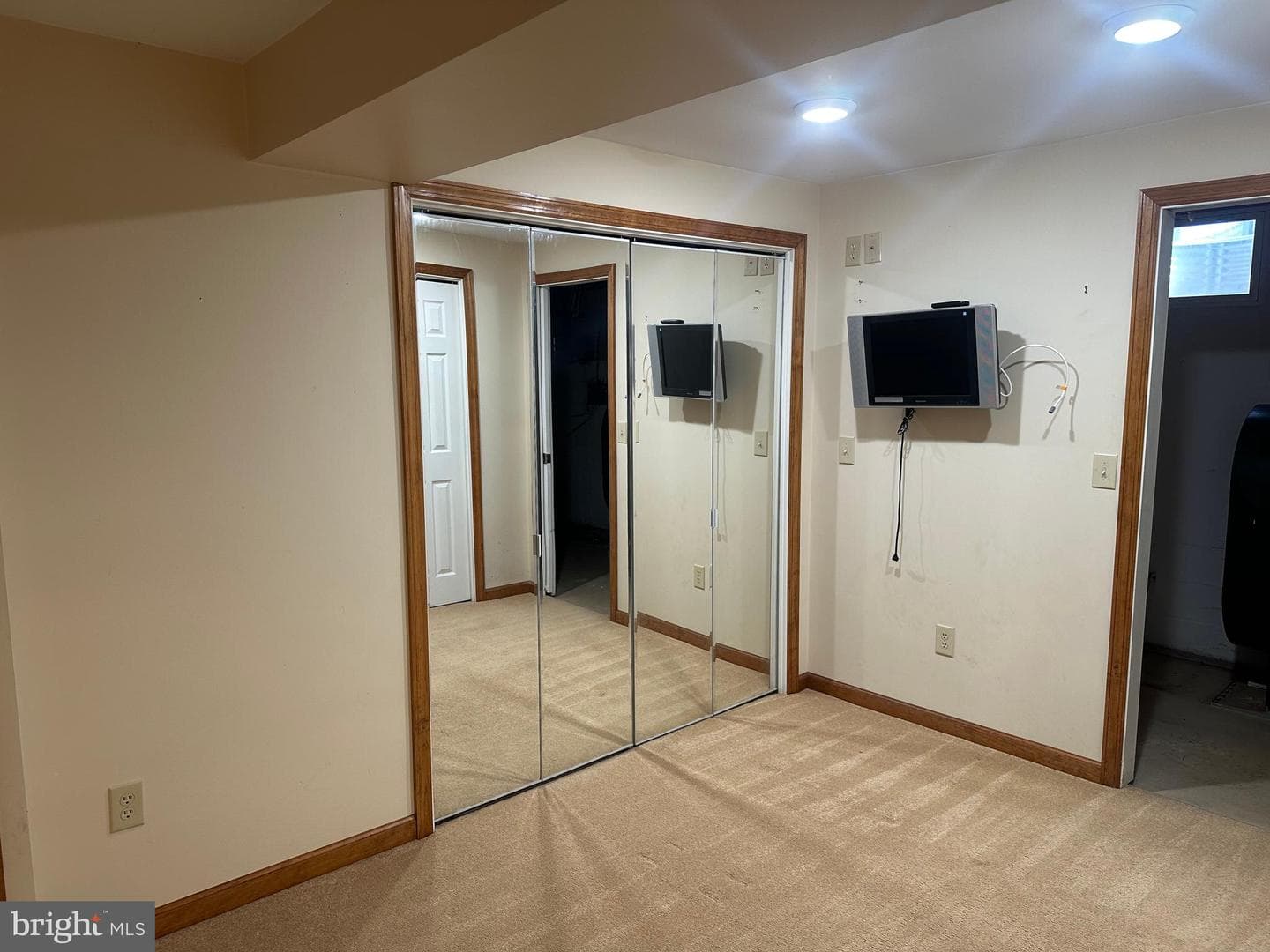 618 Berkshire Dr. photo 39