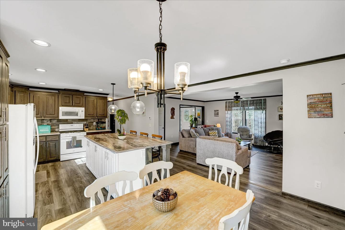 852 Spruce Road photo 11