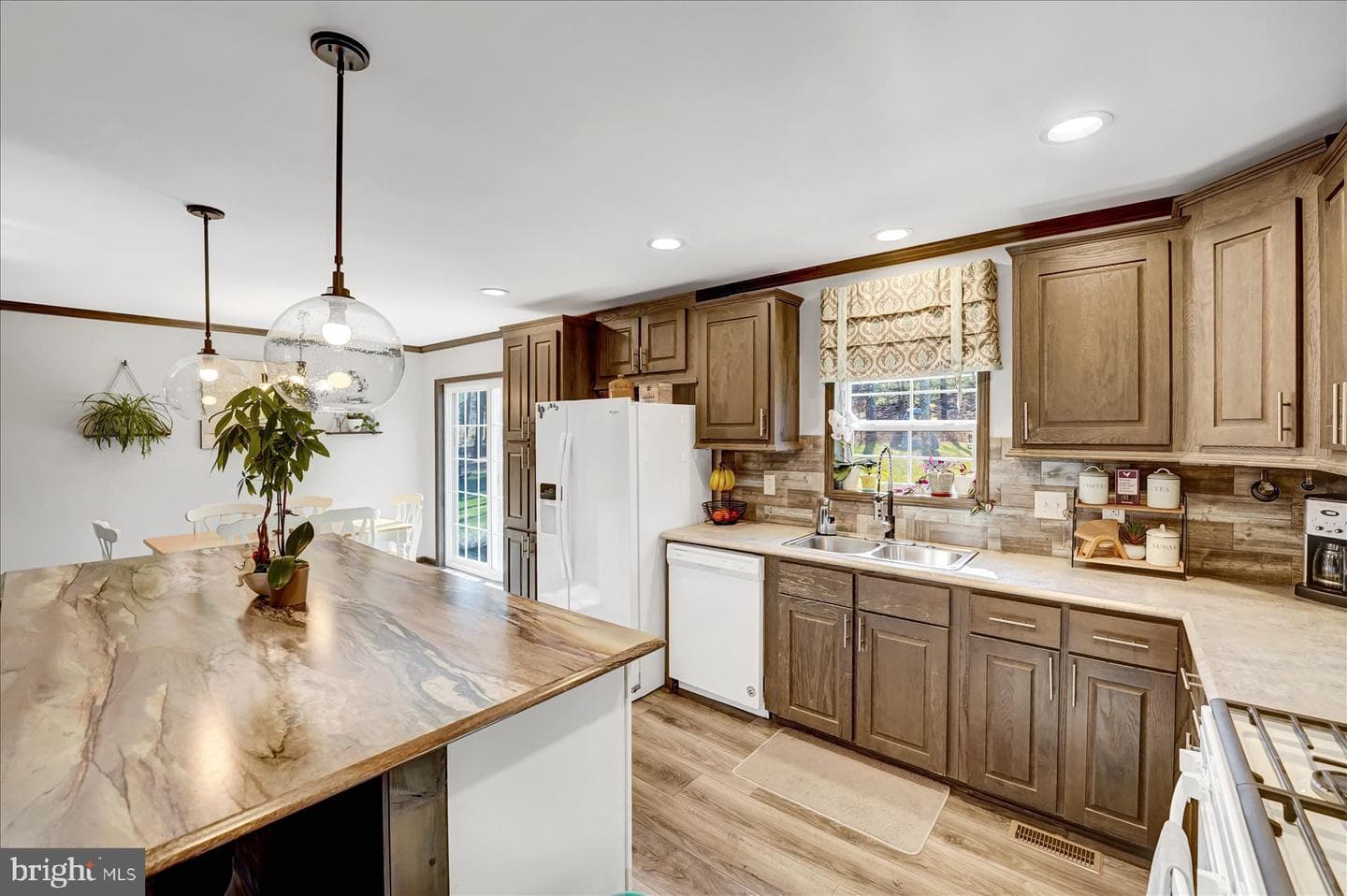 852 Spruce Road photo 15