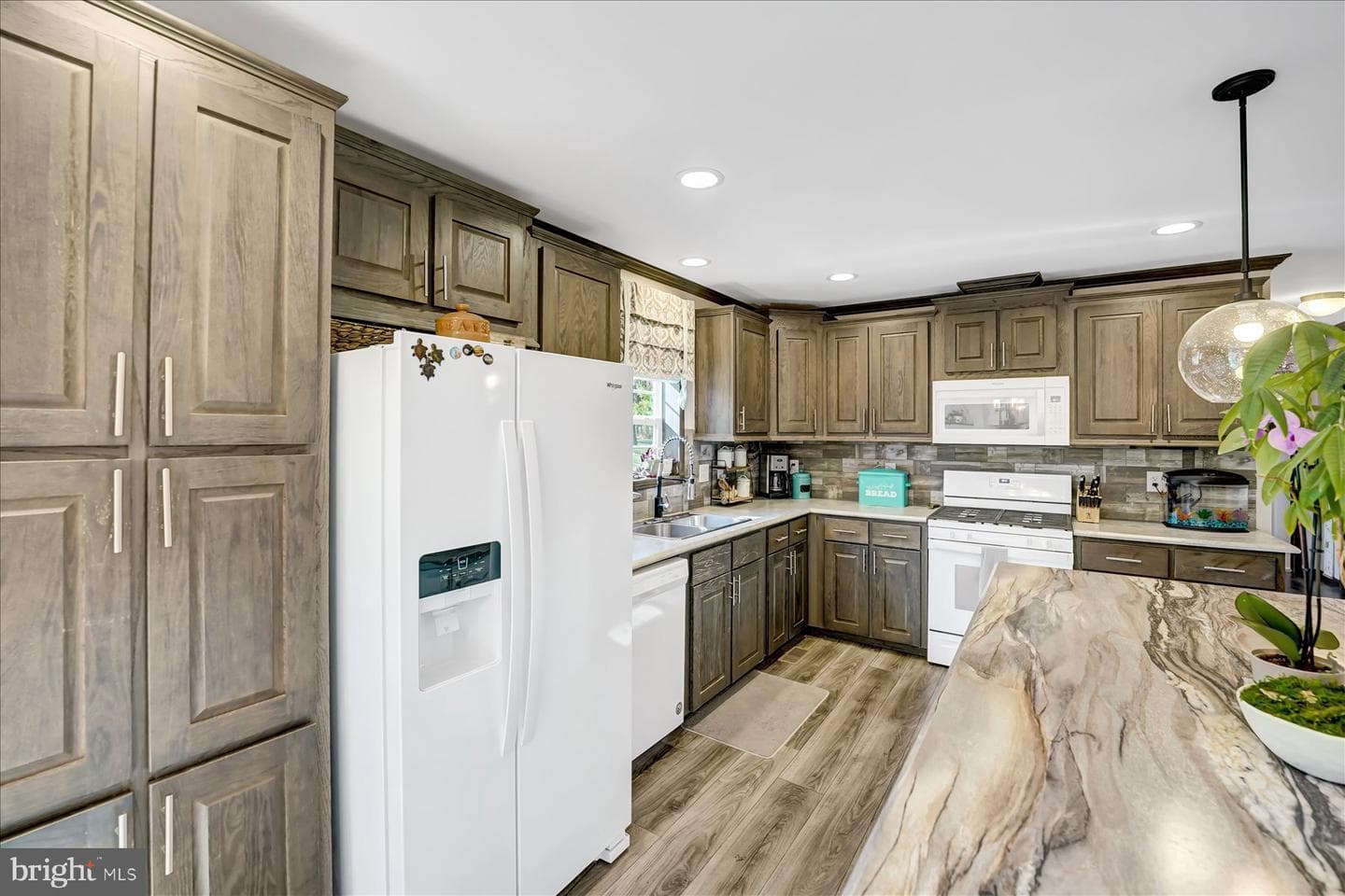 852 Spruce Road photo 17