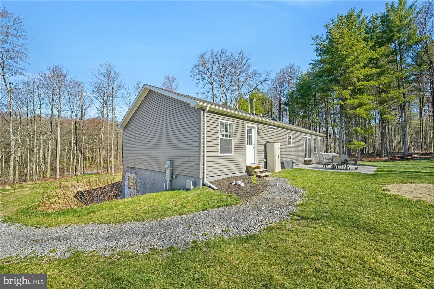 852 Spruce Road photo 40