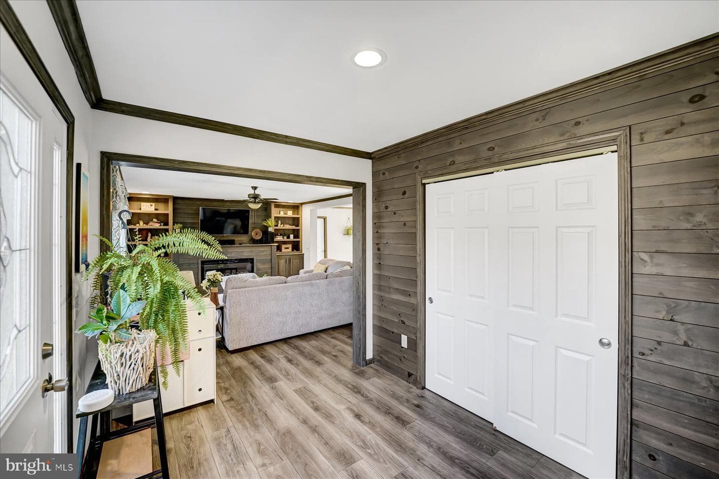 852 Spruce Road photo 5