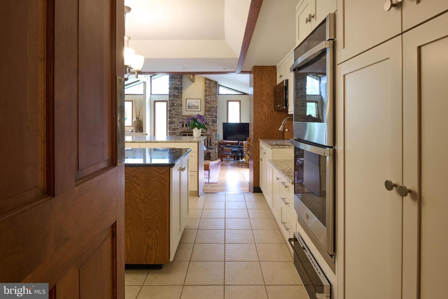 576 E Shadow Lane photo 32