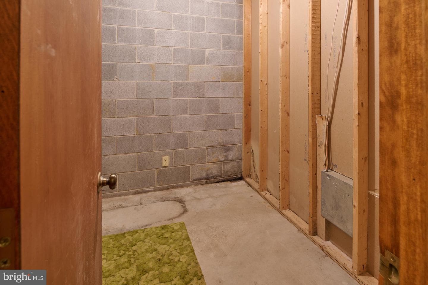 576 E Shadow Lane photo 80