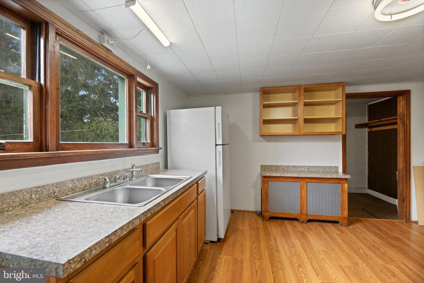 165 Richard Street photo 17