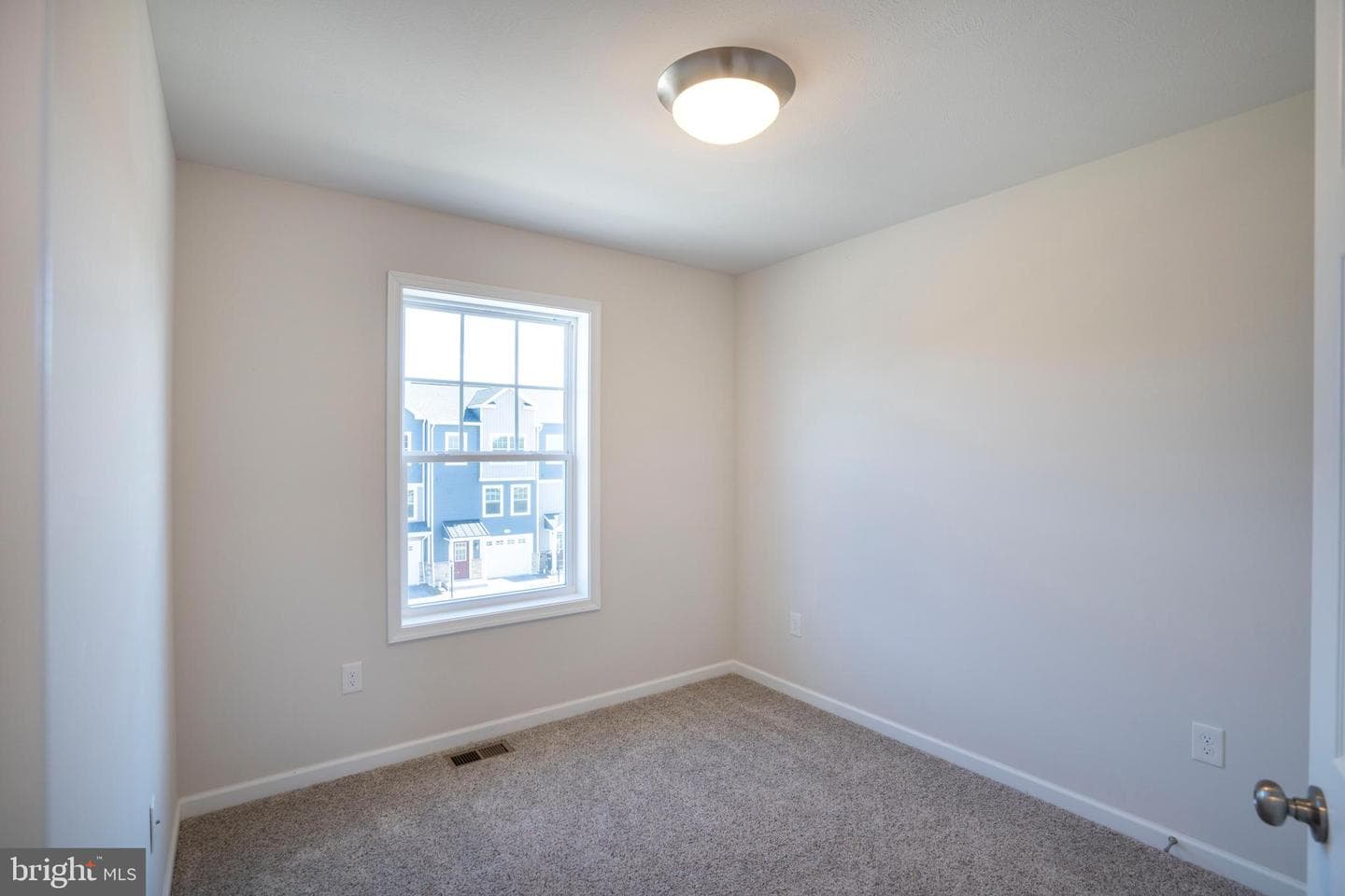 114 Veery Way photo 32