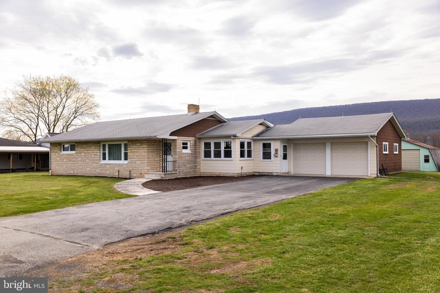 167 Manor Road photo 2
