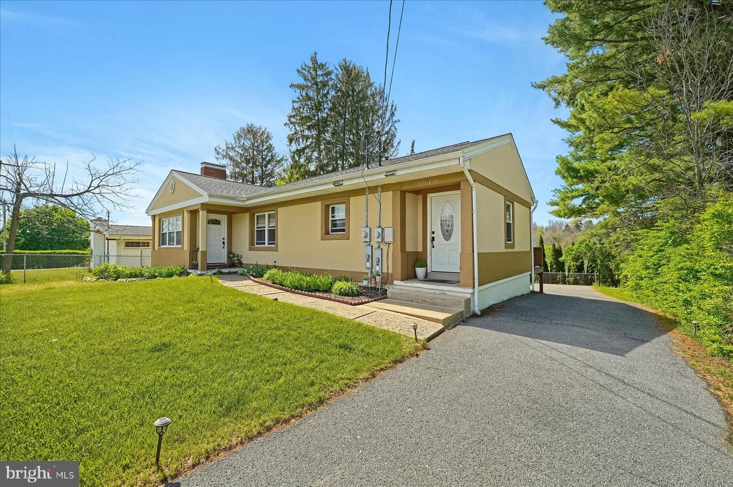 1513 E Branch Road photo 2
