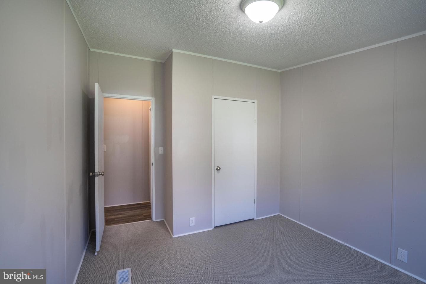 282 Circle Road photo 22
