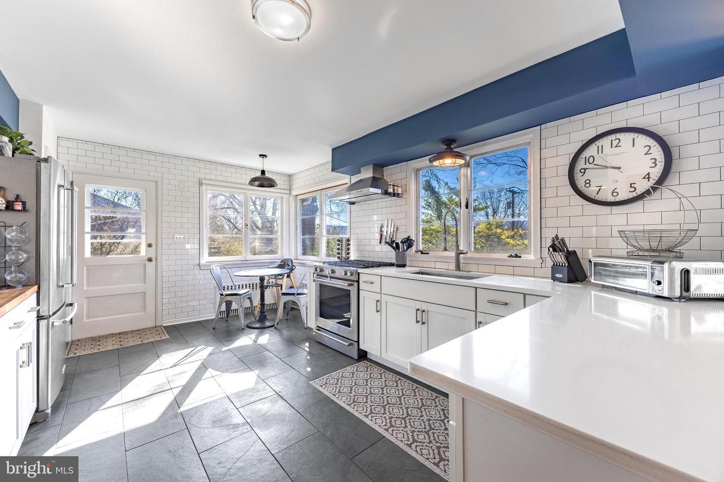 316 Homan Avenue photo 13