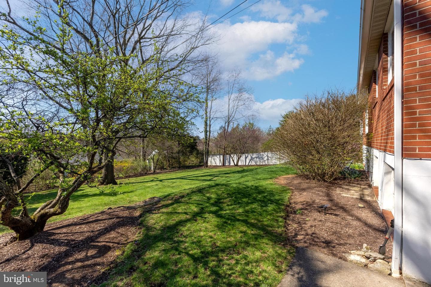 316 Homan Avenue photo 43